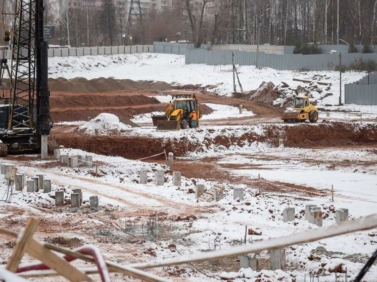 В школе на 1100 мест в Кирове закладывают фундамент