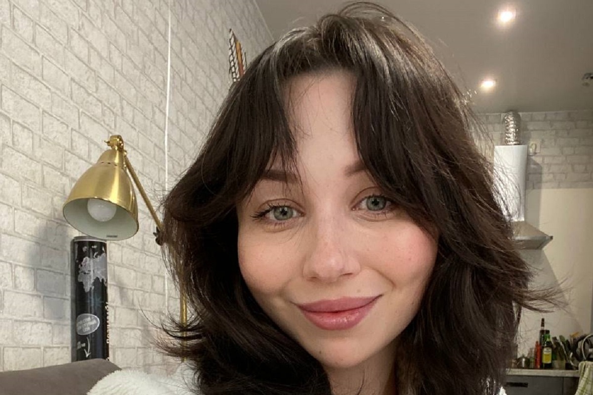 Фигуристку забросали вопросами о свадьбе