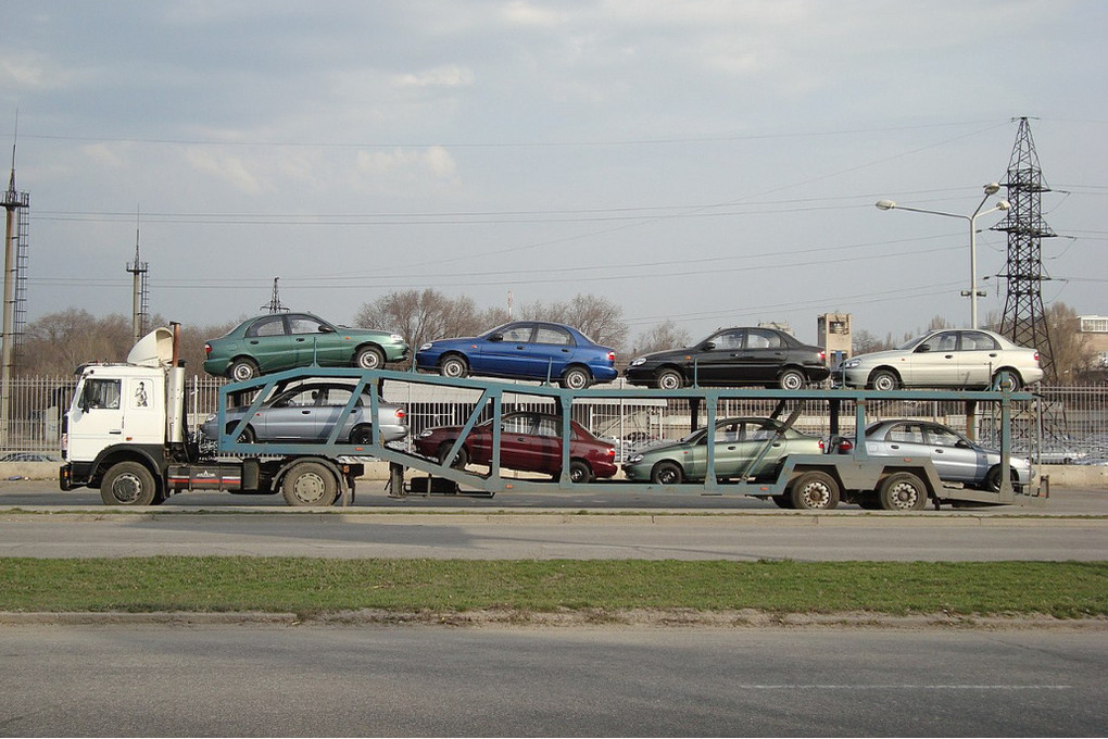 Источник: российские автоконцерны столкнулись с ростом цен на доставку машин