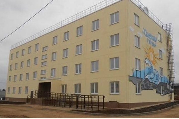 В кировской области завершили строительство дома для переселенцев из ветхого жилья