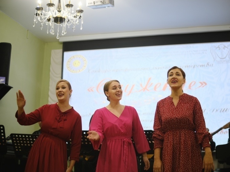 Смоленские преподаватели получили главные награды конкурса «Служение»