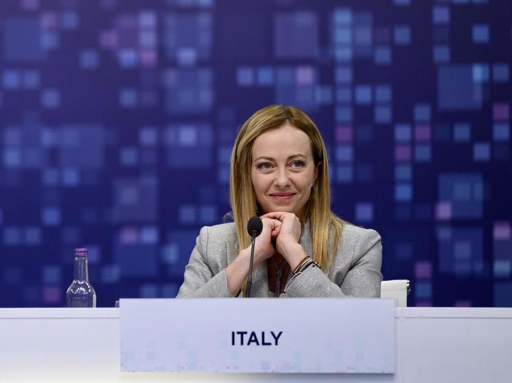 Премьер Мелони пришла в ярость от соединившего ее с пранкерами дипломатического сотрудника