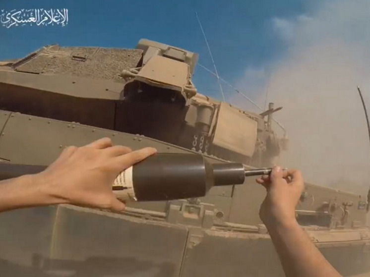 Боец ХАМАС заложил бомбу в танк "Меркава", который находился в движении