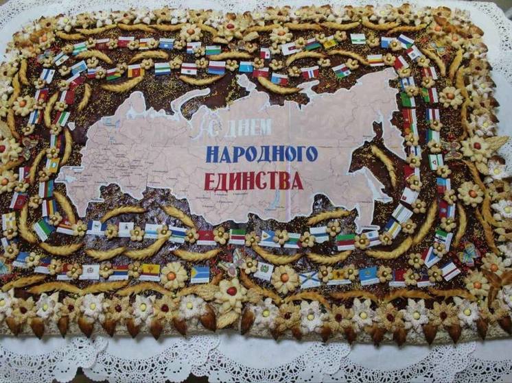 В Улан-Удэ испекли большой пирог с картой России