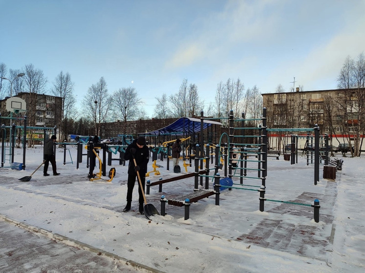 На каникулах в рамках проекта «Работа рядом» трудоустроены 150 юных оленегорцев