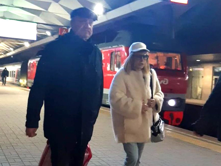 Помощница Пугачевой высказалась о сроке пребывания певицы в России