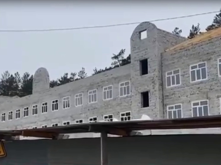 В селе Ребриха Алтайского края уже 10 лет не могут достроить поликлинику