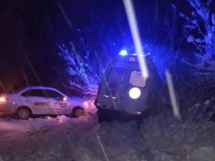 В Бийске за сутки два автомобиля скорой помощи попали в ДТП