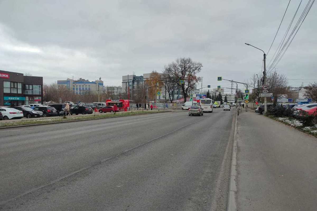 В Костроме на улице Ивана Сусанина открыто движение транспорта по выделенной полосе