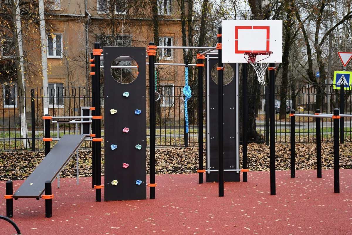 В школе № 39 города Иваново открыли современную комфортную спортивную площадку