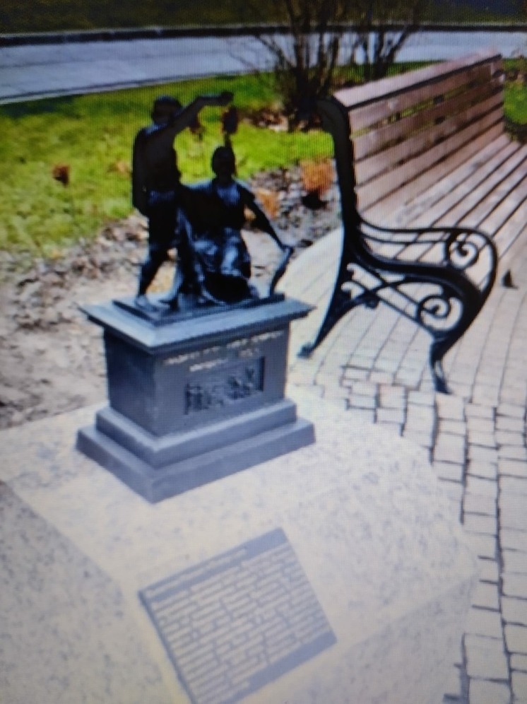 Макет с азбукой Брайля установили у памятника Минину и Пожарскому в Нижнем Новгороде