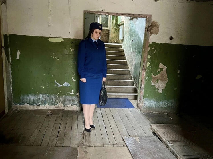 Прокуратура организовала проверку по факту ненадлежащего состояния жилого дома в Ярцево