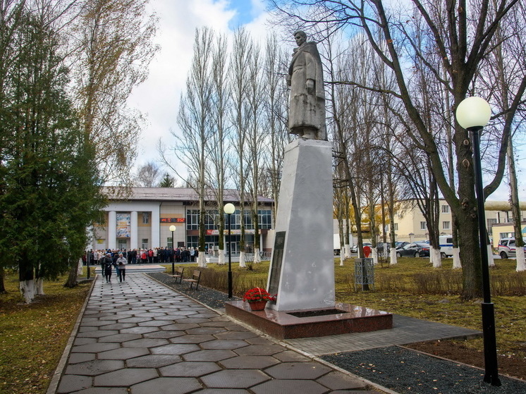 В Йошкар-Оле у ЗПП благоустроен и торжественно открыт сквер имени Владимирова