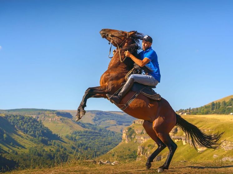 В Кисловодске пройдет шоу с фланкировкой горящими шашками и джигитовкой