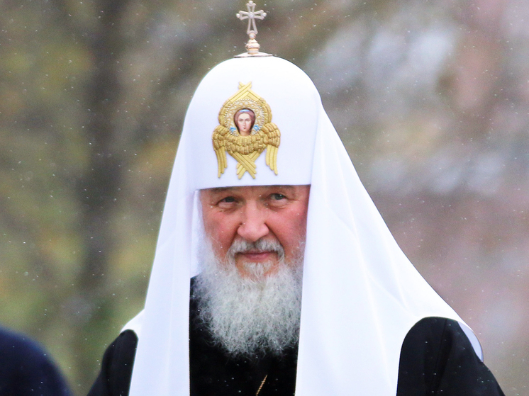 Путин удостоил патриарха Кирилла премии за вклад в укрепление единства нации