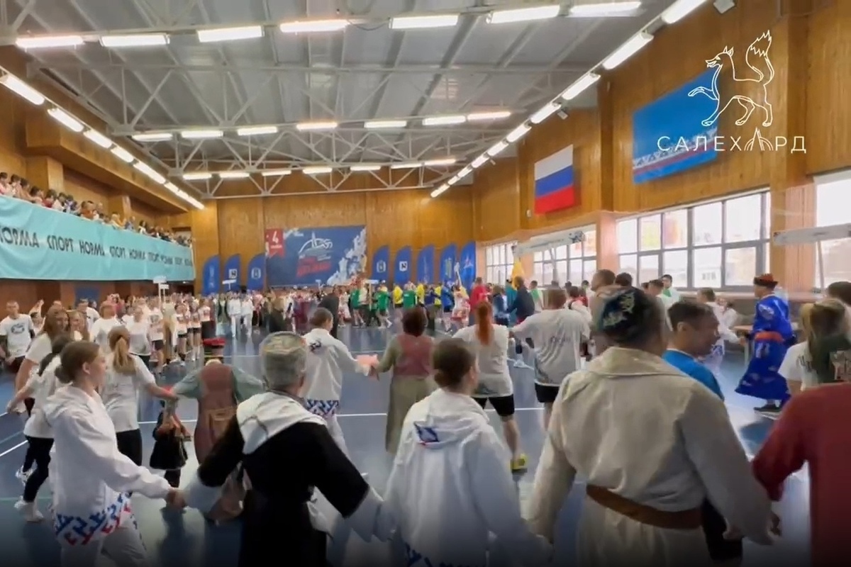 Волейбольный турнир Дружбы в Салехарде открылся с большим хороводом