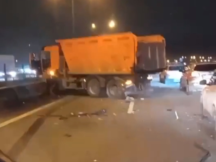Пять человек пострадали в крупном ДТП в Подмосковье