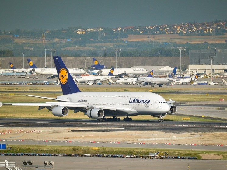 Германия — Lufthansa не будет снижать цены на билеты