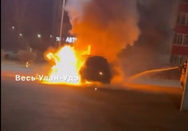 В 44-ом квартале столицы Бурятии вспыхнул и загорелся автомобиль