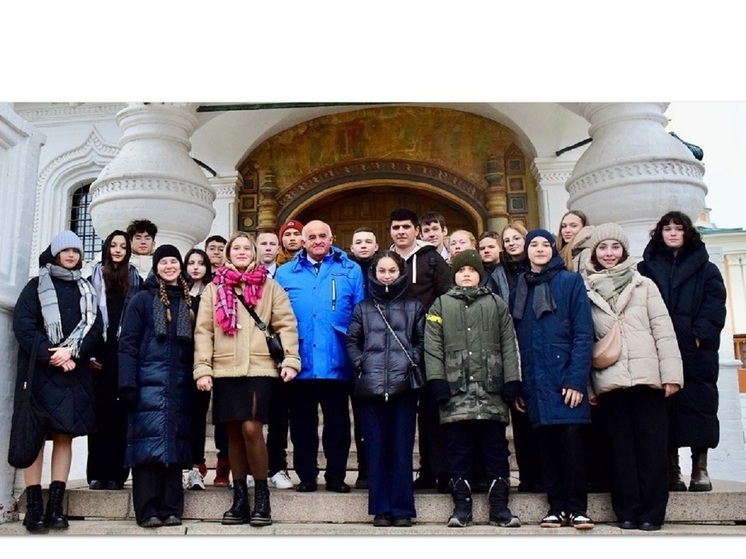 Губернатор Сергей Ситников поздравил костромичей с Днем народного единства и провел экскурсию