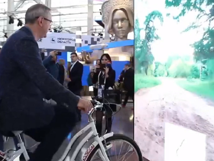 Губернатор Шапша совершил виртуальную велопрогулку с Циолковским