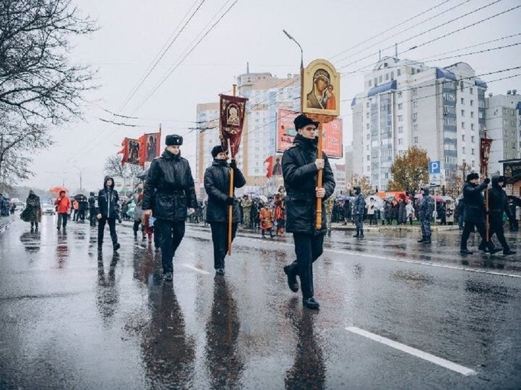 По улицам Орла в День народного единства прошёл крестный ход