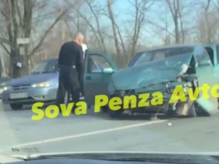 У села Чемодановка под Пензой водители встали в пробке
