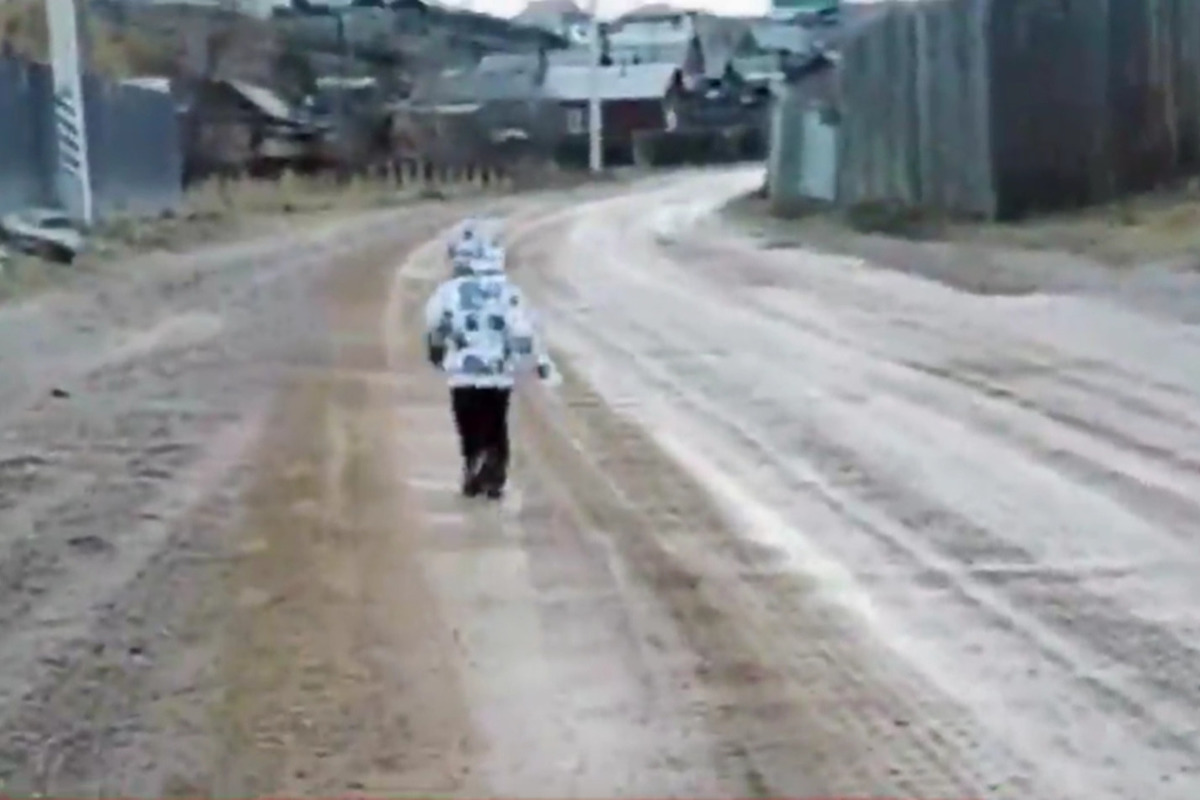 Жители отдаленного микрорайона Улан-Удэ пожаловались на опасную дорогу у домов