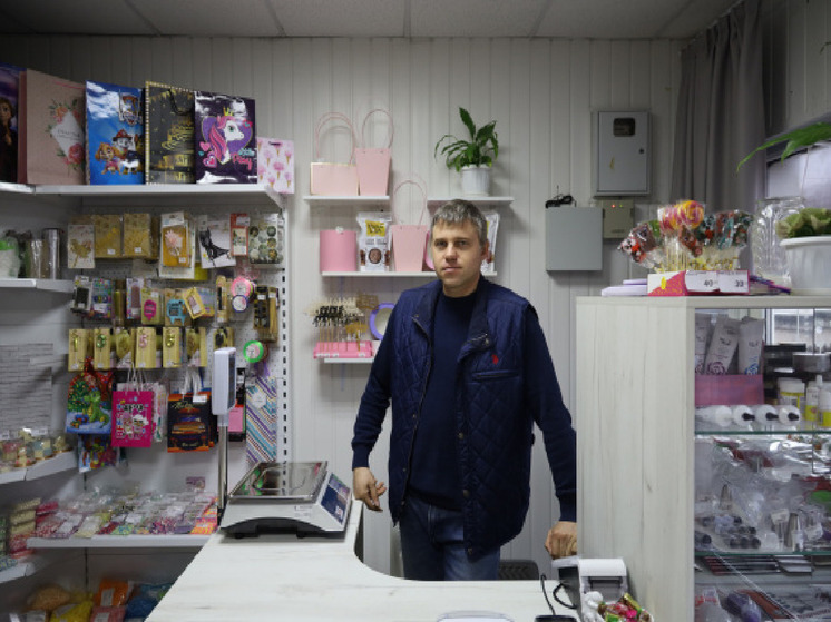 Соцконтракт помог шебекинцу открыть магазин для кондитеров
