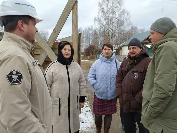 Галина Полякова совместно с Юрием Кудрявцевым проконтролировали ход работ по началу строительства дома культуры в Кадыйском районе