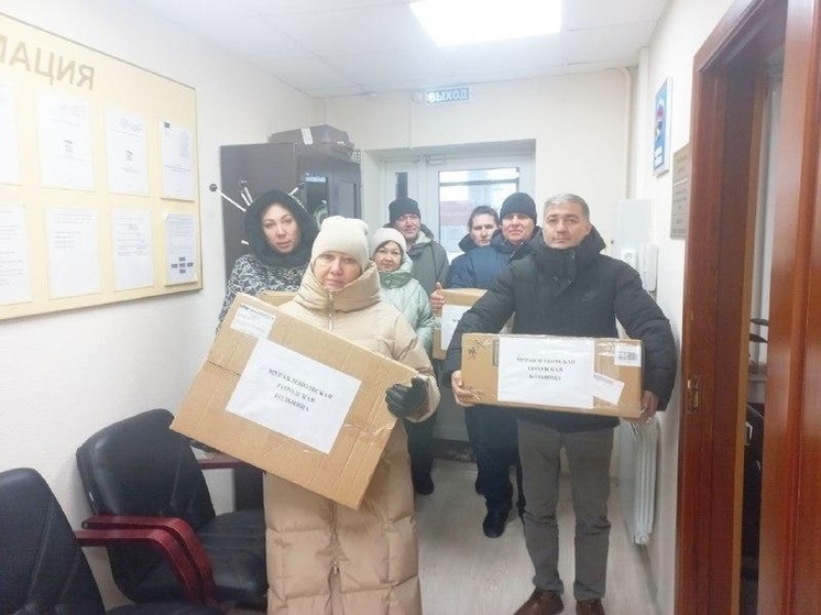 Врачи больницы Муравленко собрали партию гуманитарки для бойцов СВО