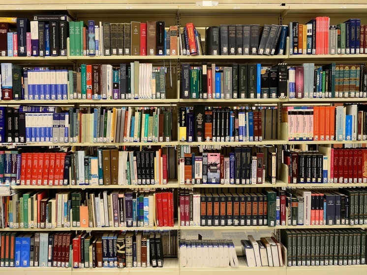 Социологи выяснили, какие книги любят читать жители Петрозаводска