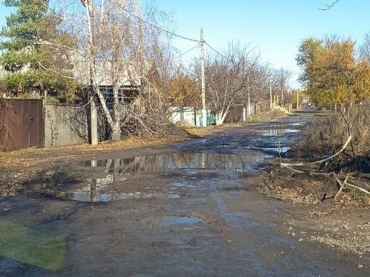 В Гуково улицу рядом со школой затопило из-за ливней