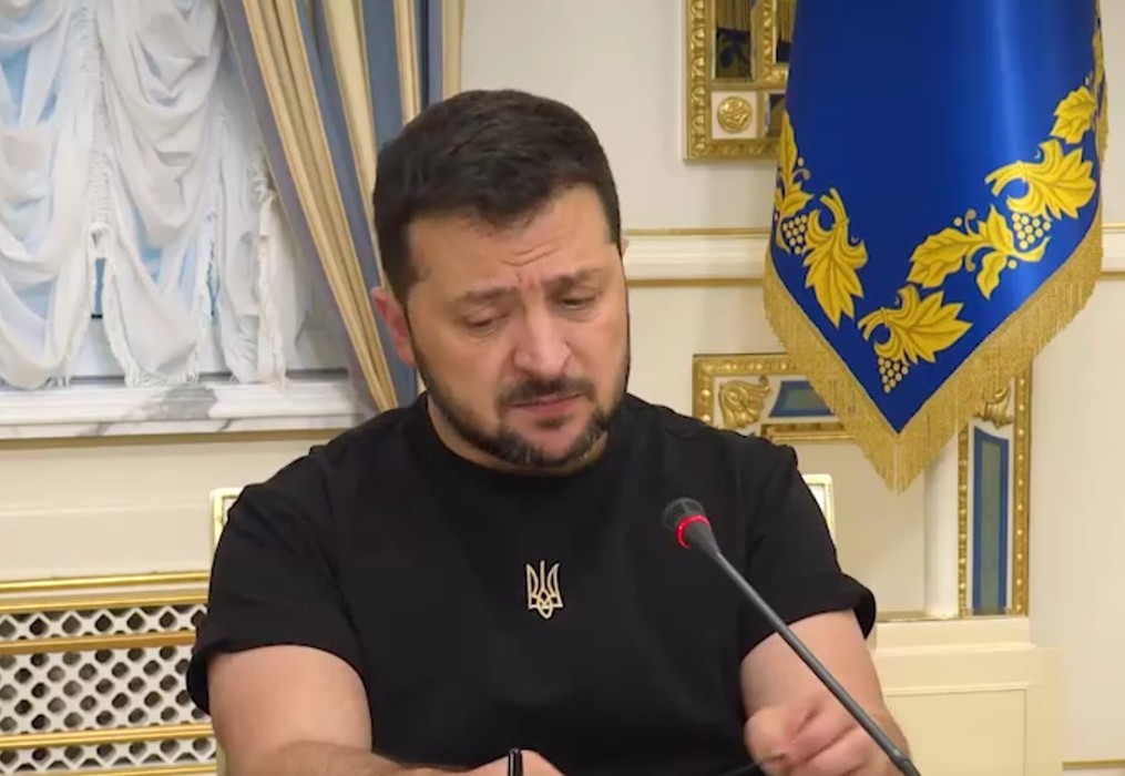 Zelensky’s face has turned into a terrible mask in a month: footage of political collapse