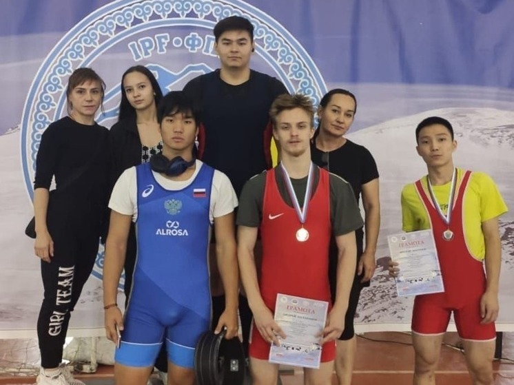 Тяжелоатлет из Калмыкии стал победителем первенства СКФО И ЮФО