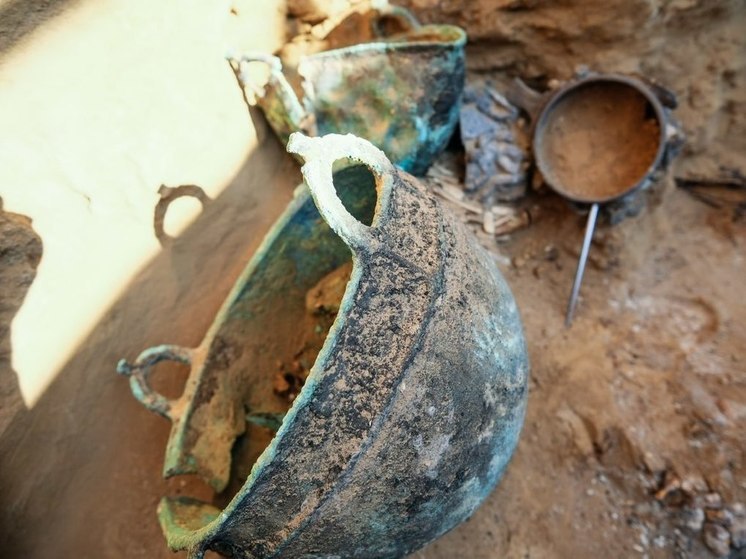 В Иордании нашли горшок с бусами, которому 5600 лет