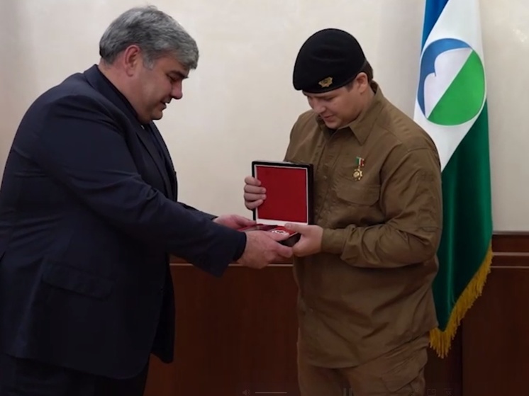 Глава КБР наградил сына Кадырова республиканским орденом