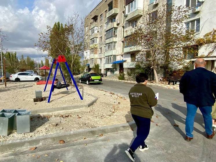 Затянувшееся благоустройство дворов в Феодосии готово на 90%