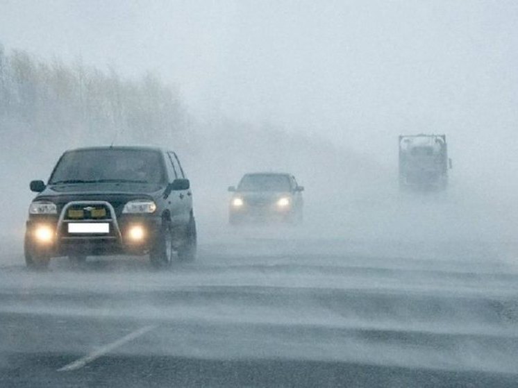 Водителей Ямала предупредили об образовании стекловидного льда на дорогах