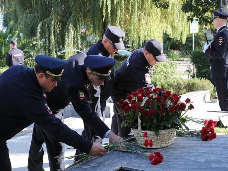 Память сотрудников УВД, погибших на службе, почтили в Сочи