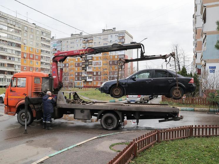 Более 80 брошенных машин эвакуировали на стоянки Нижнего Новгорода в 2023 году