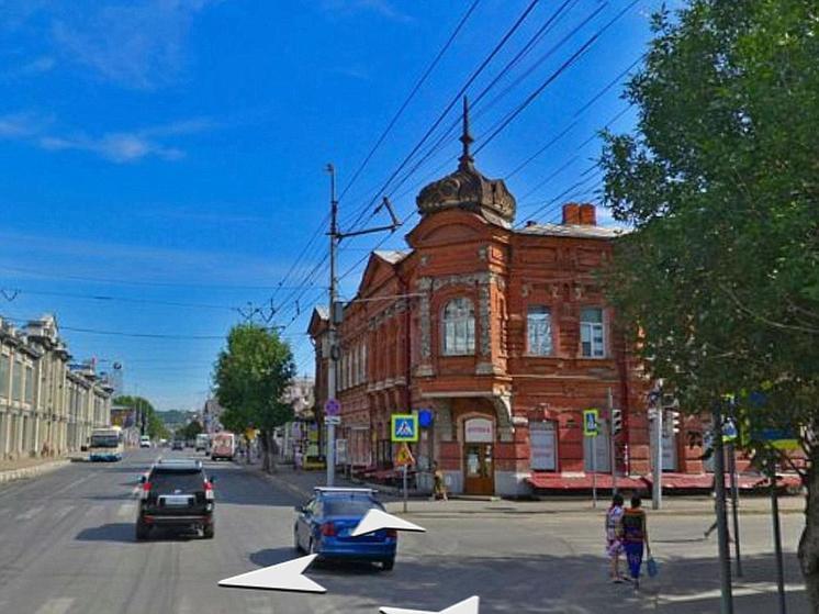 Напротив Крытого рынка с исторического здания снимут башенку
