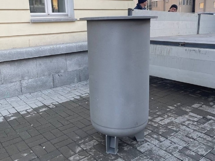 Капсулу времени Екатеринбурга передали на Уралхиммашзавод