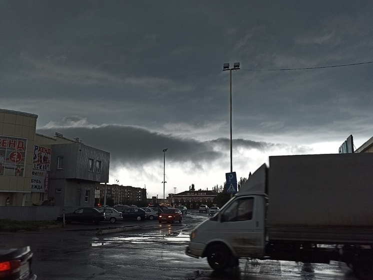 На смену аномально теплой погоде в Донбасс придут проливные дожди