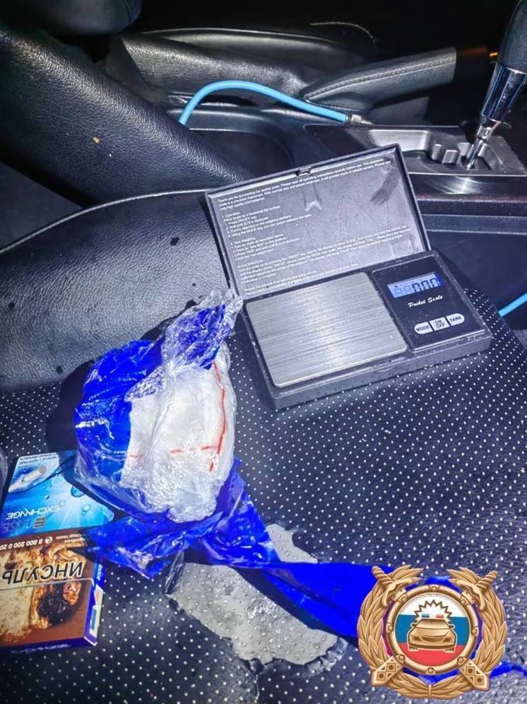 Автомобиль с наркотиками остановили на улице Венской в Южно-Сахалинске