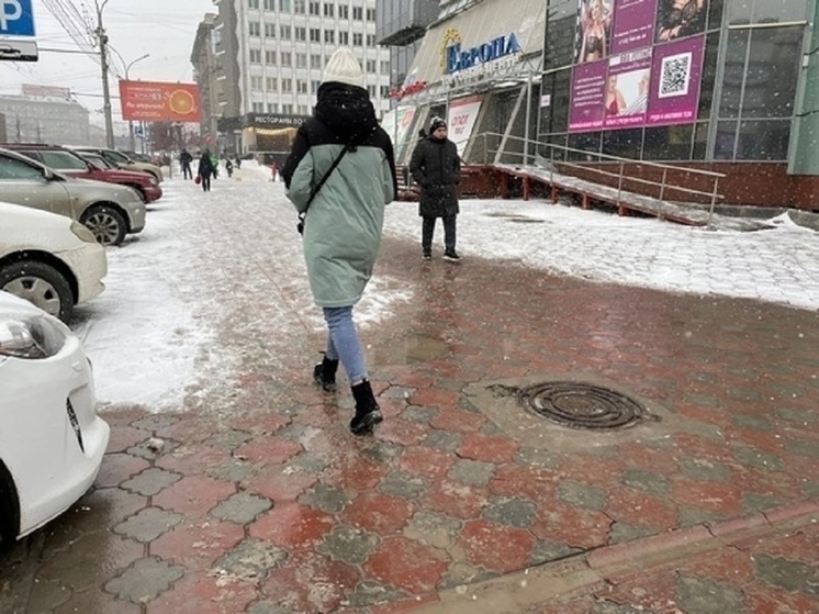 В Новосибирске 60 человек обратились в НИИТО с травмами из-за гололёда