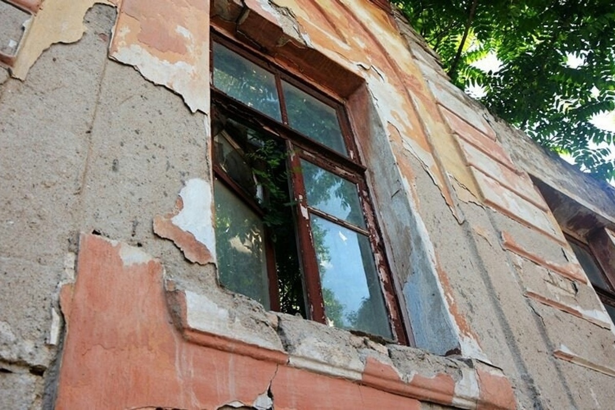 Костромские чиновники не спешат признать разваливающийся жилой дом аварийным