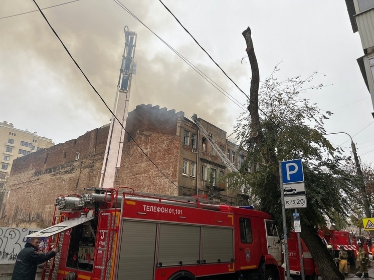 В горящем доме на Социалистической в Ростове спасли мужчину