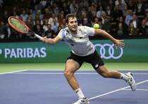 Александр Шевченко и Павел Котов дружно вышли в четвертьфиналы теннисных турниров во Франции и Болгарии.  