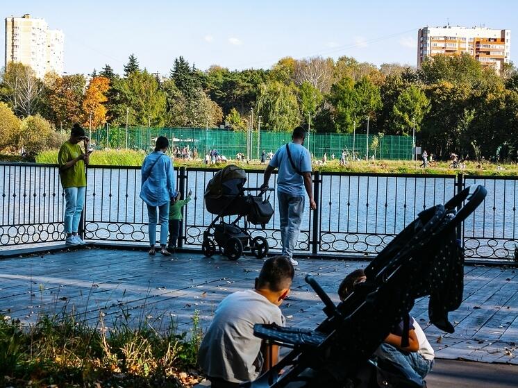 На 11 набережных Москвы были заново обработаны швы гранитной облицовки